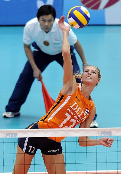 TAGS japan volleyball manon flier