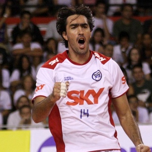 central-rodrigao-comemora-ponto-na-vitoria-do-pinheiros-sobre-o-sesi-pela-superliga-1264887918893_300x300