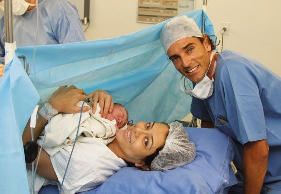 20100914192701_170720_large_nasce-o-filho-de-leila-barros-e-emanuel