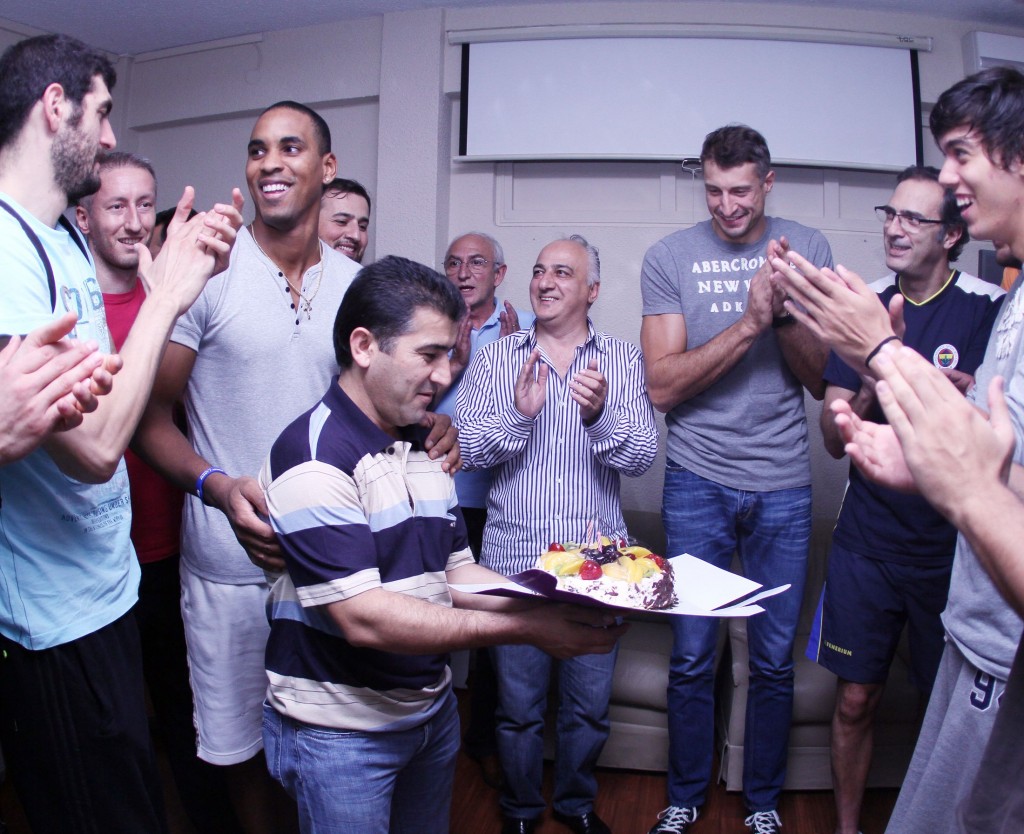 Marshall Celebrates Birthday! - Volleywood