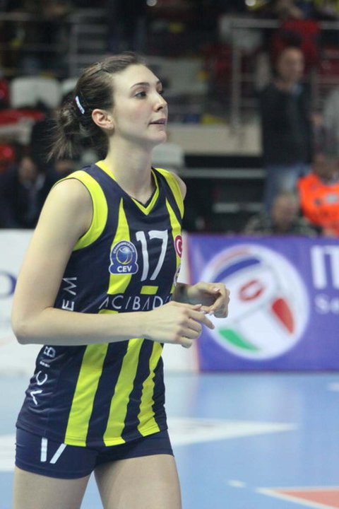 naz aydemir