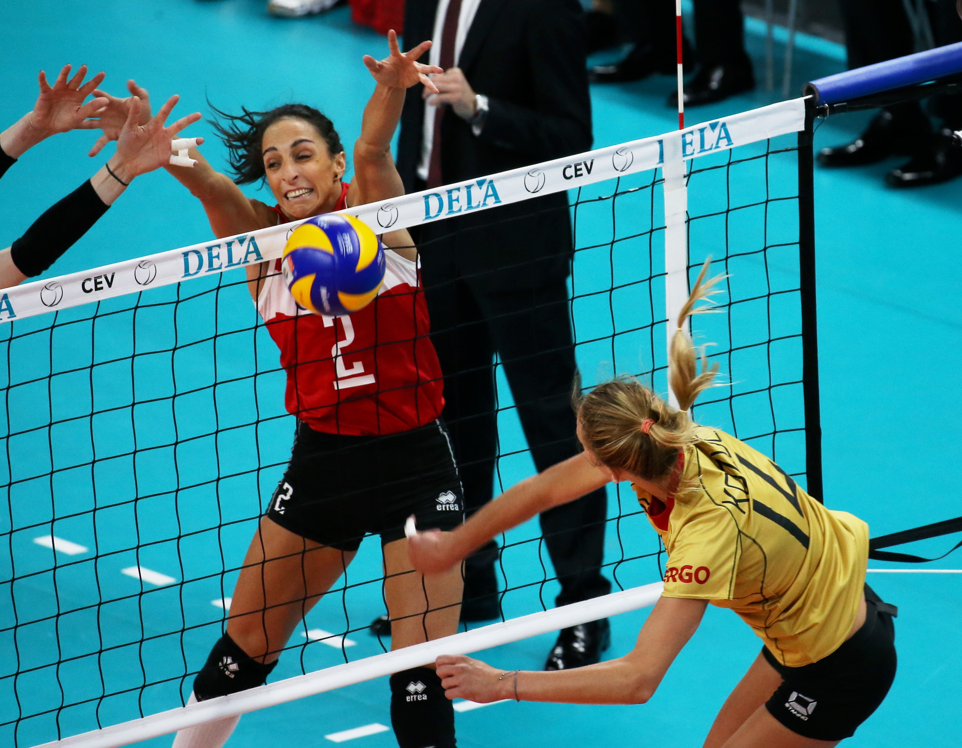 Antwerpen : European Championship Women Final Round  Turkey  -  Germany :  foto VDB / BART VANDENBROUCKE